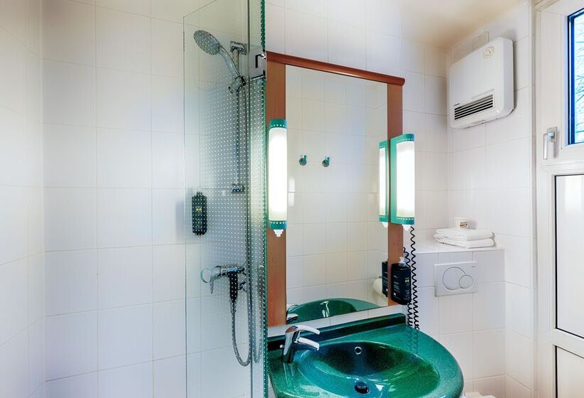Номер Стандарт, B&b Hotel Bonn City