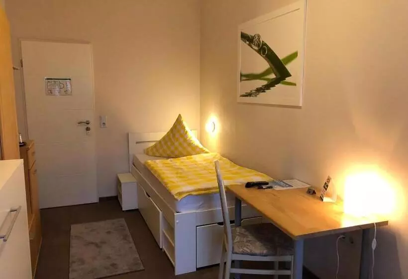 اتاق استاندارد یک نفره, Das Hotelchen
