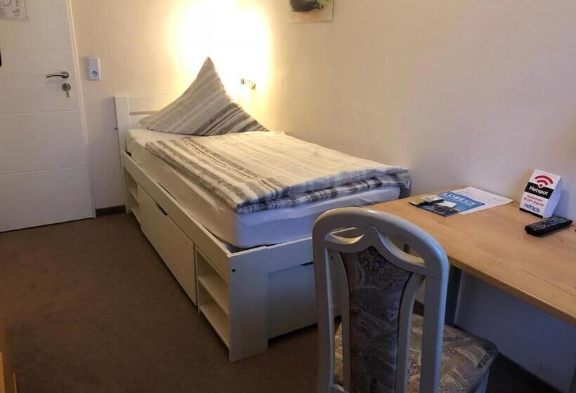 اتاق استاندارد یک نفره, Das Hotelchen