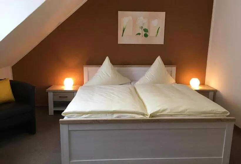 اتاق استاندارد, Das Hotelchen
