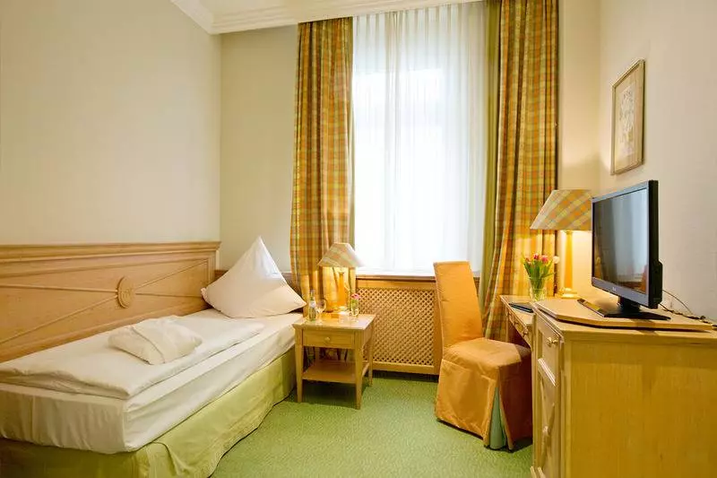 اتاق استاندارد یک نفره, Central Hotel Kaiserhof