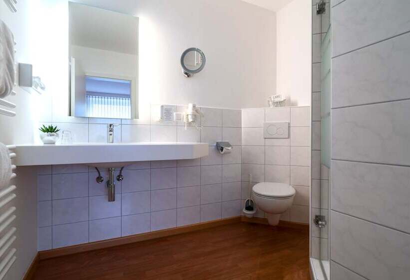 디럭스 룸, Engbert