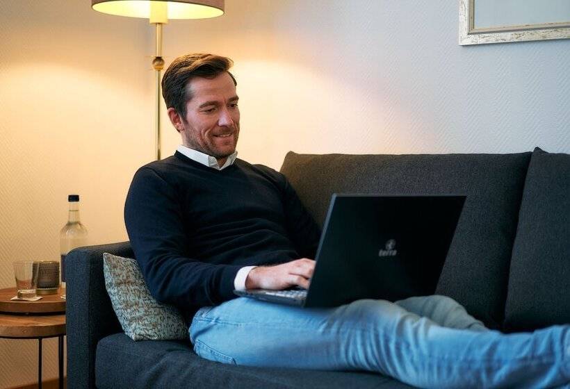 디럭스 룸, Engbert