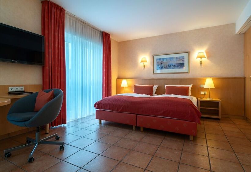 디럭스 룸, Engbert