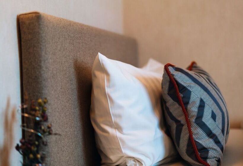 스탠다드 싱글 룸, Engbert