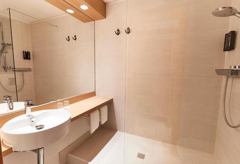 패밀리 룸, Steigenberger Conti Hansa