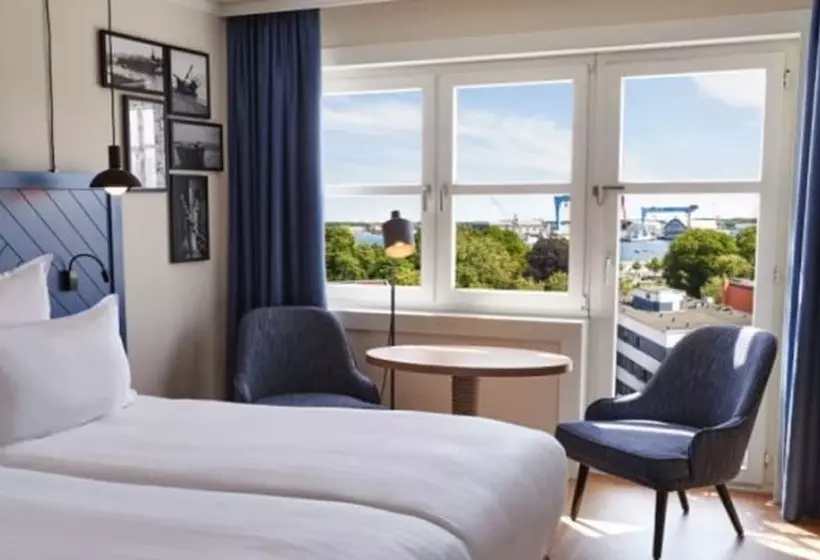 Comfort room with view, Steigenberger Conti Hansa