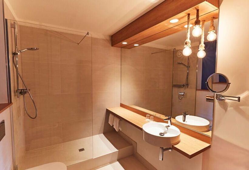 Comfort room with view, Steigenberger Conti Hansa