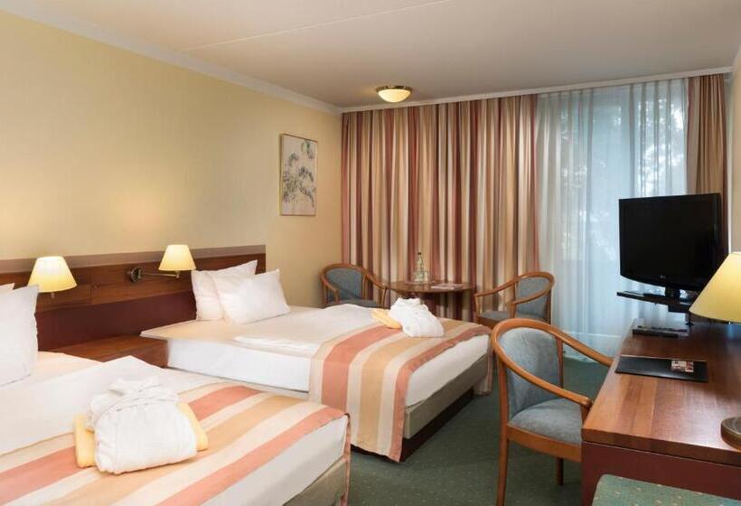 Pokój Standard, Wyndham Garden Kassel