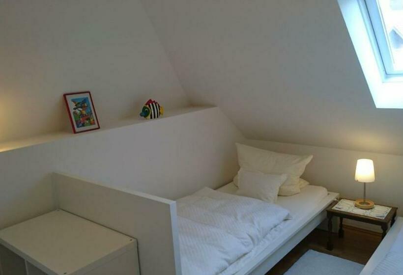 غرفة قياسية رباعية, Zur Brücke