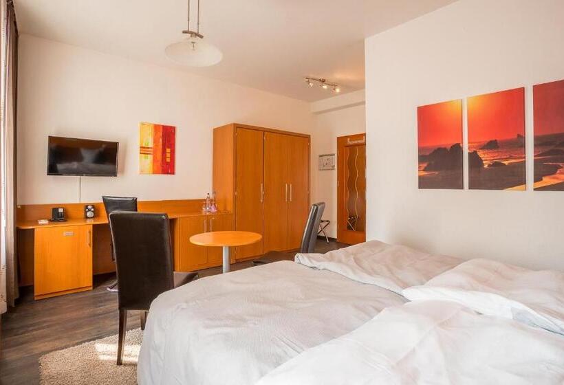 غرفة قياسية, Bayrischer Hof