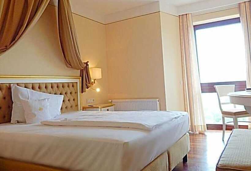 اتاق استاندارد, Burghotel Staufenberg