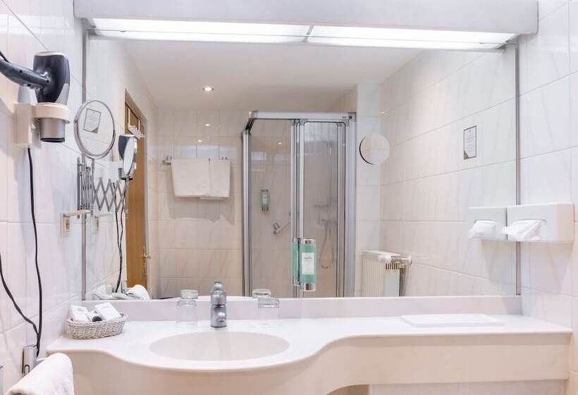 スーペリアールーム, Burghotel Staufenberg