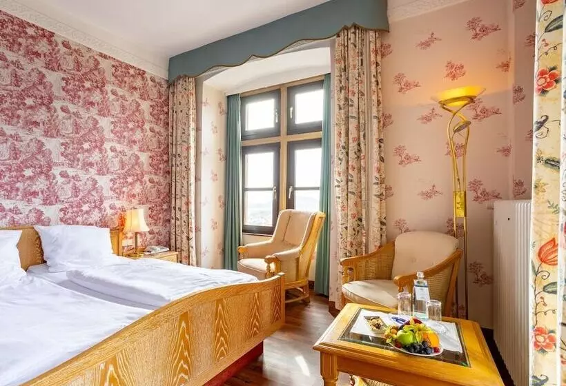 اتاق سوپریور, Burghotel Staufenberg
