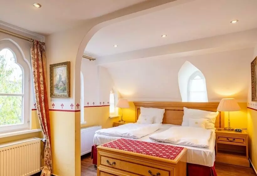 اتاق سوپریور, Burghotel Staufenberg