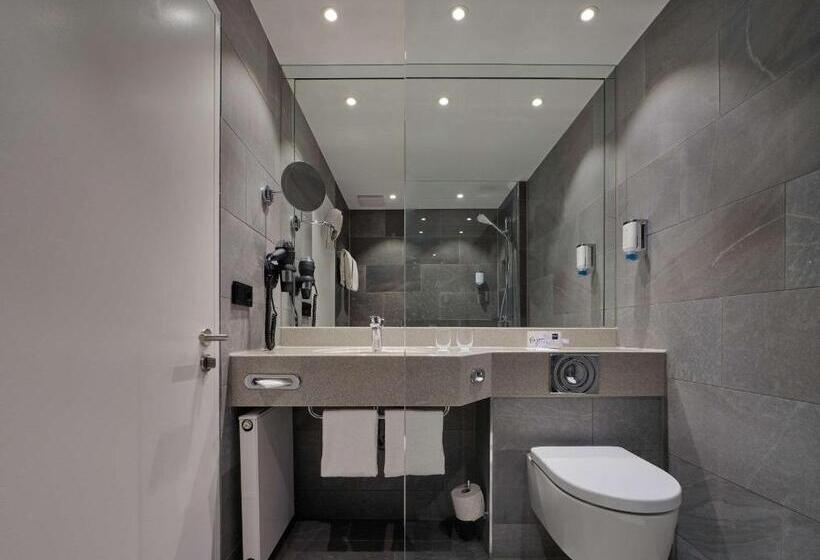 غرفة ديلوكس مزودة بشرفة, Fletcher Hotel Restaurant Arnsberg Sauerland