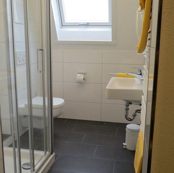 标准单人间, Drei Morgen