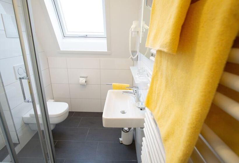 标准单人间, Drei Morgen