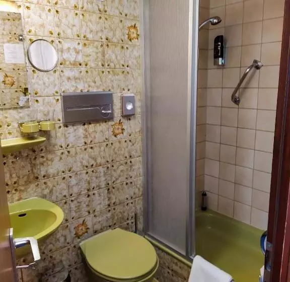 Quarto Economy, Faller