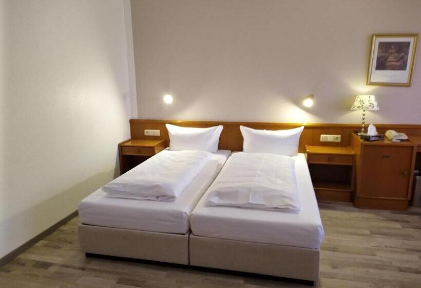 Номер Economy, Faller