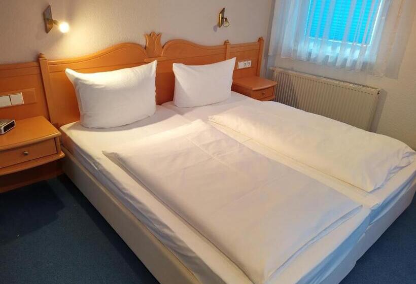 Полулюкс с Балконом, Faller