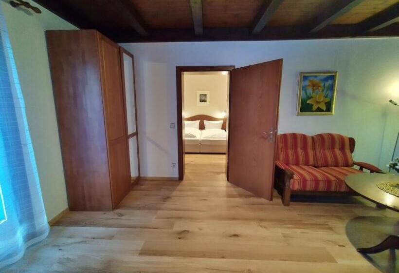 Полулюкс с Балконом, Faller