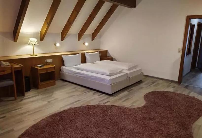 Quarto Deluxe com Sacada, Faller