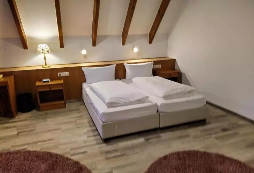 Quarto Deluxe com Sacada, Faller