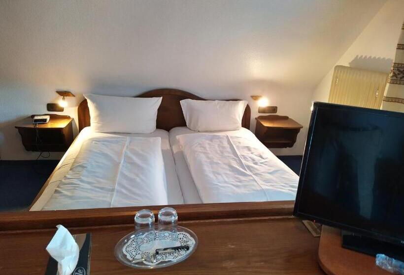 Номер Стандарт Вид на Горы, Faller