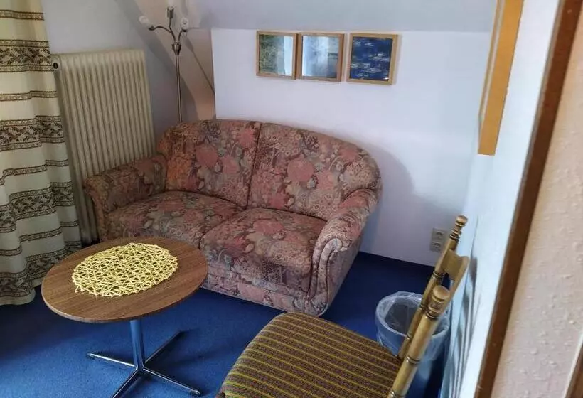 Quarto Estandar Vista Montanha, Faller