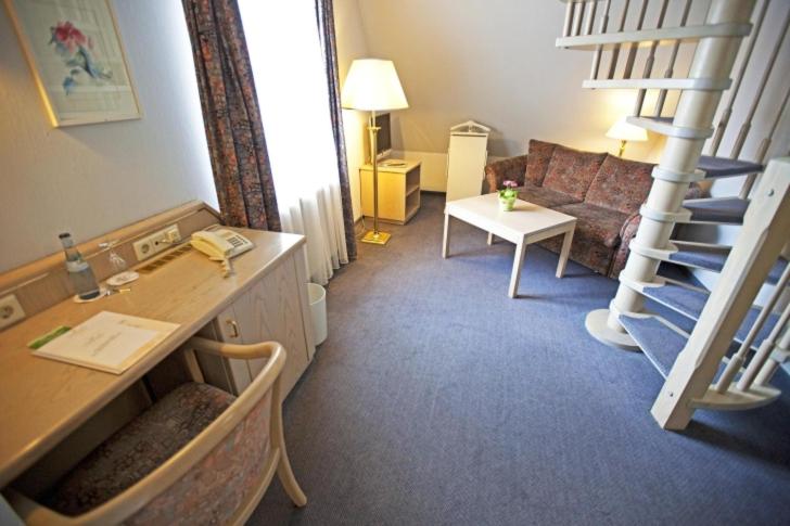 غرفة قياسية فردية, Hirsch