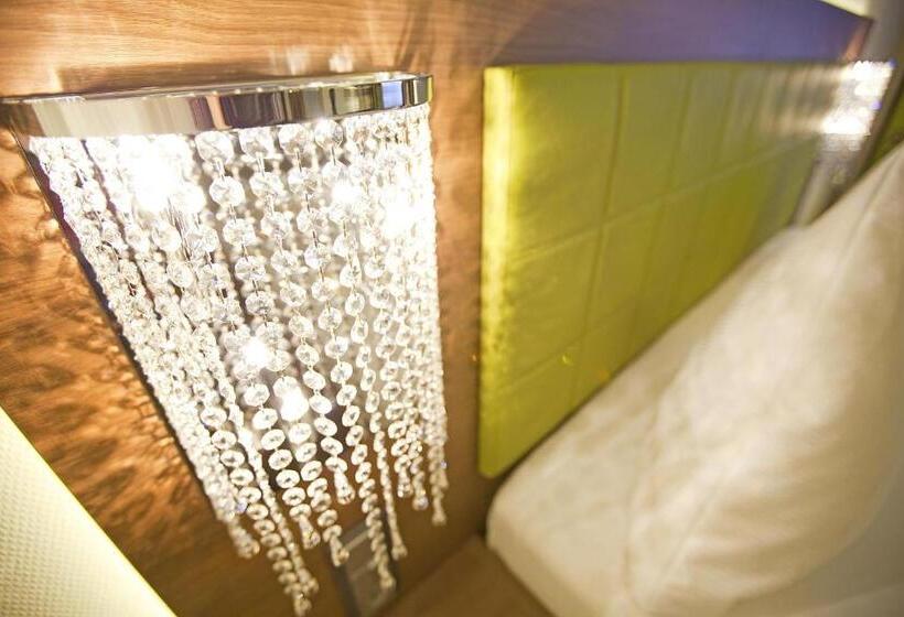 غرفة كومفورت, Hirsch