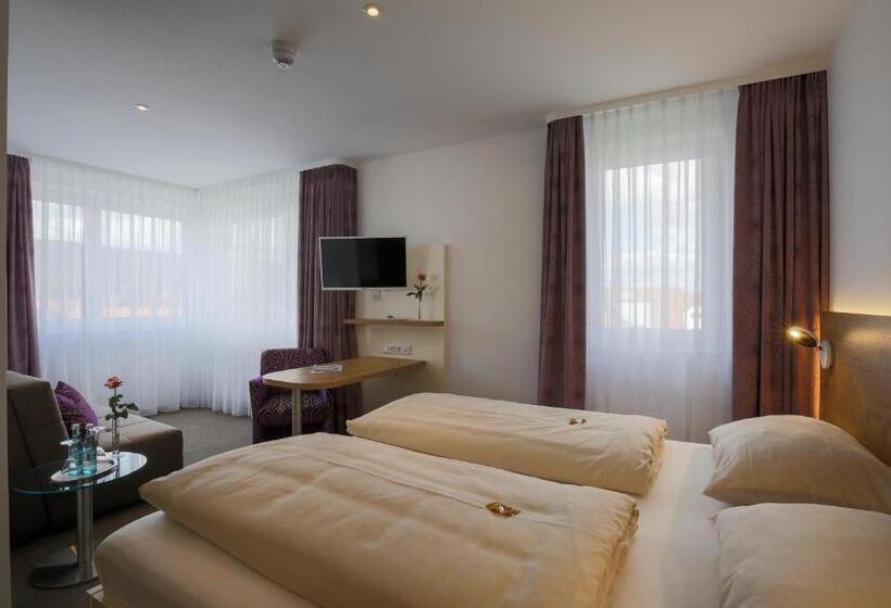 غرفة بيزنس, Hirsch