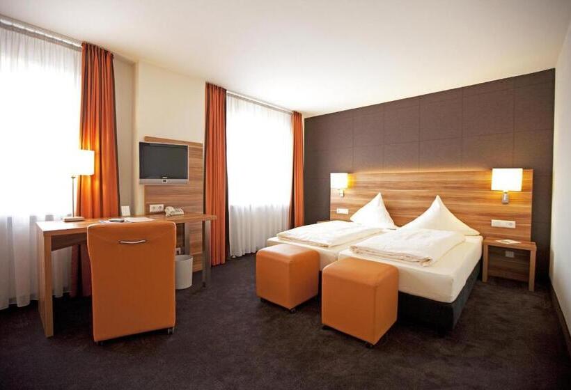 غرفة بيزنس, Hirsch