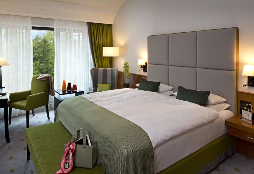 Номер Deluxe, Hilton Frankfurt Gravenbruch