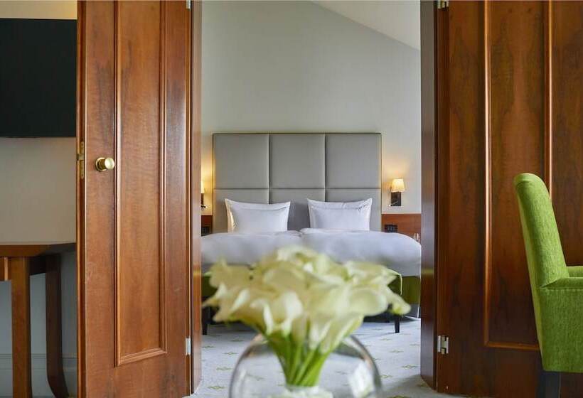 Полулюкс Повышенной Комфортности, Hilton Frankfurt Gravenbruch