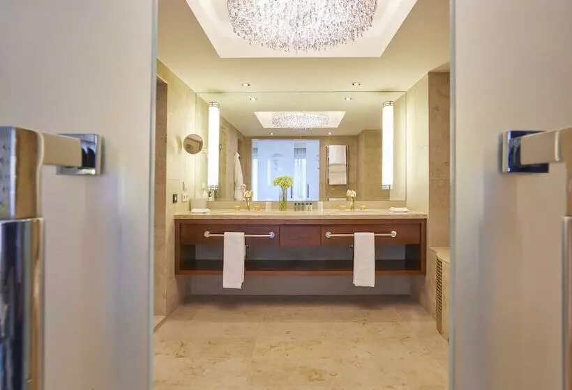 Presidential Suite, Hilton Frankfurt Gravenbruch