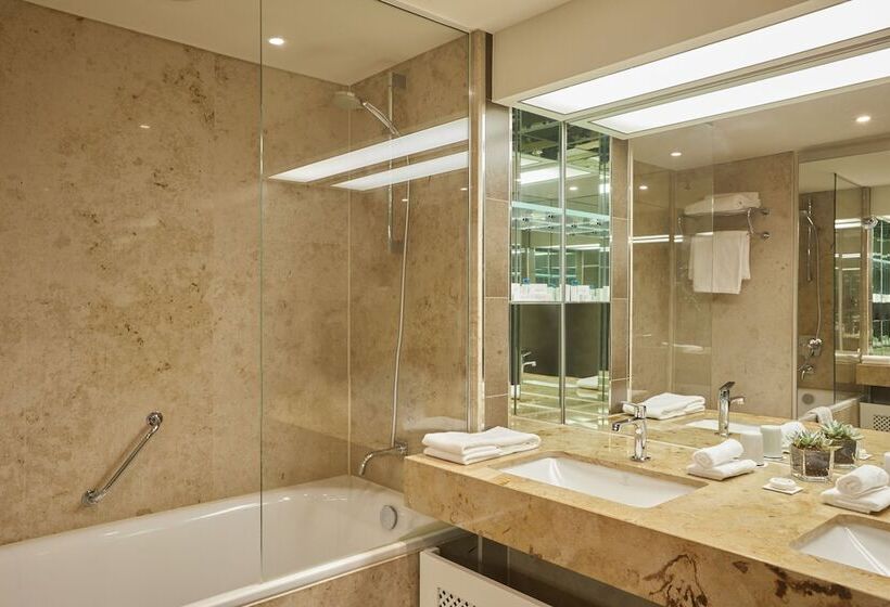 Номер Superior, Hilton Frankfurt Gravenbruch