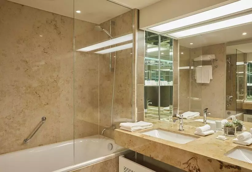 Superior Room, Hilton Frankfurt Gravenbruch