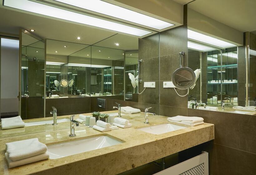 Номер Superior, Hilton Frankfurt Gravenbruch