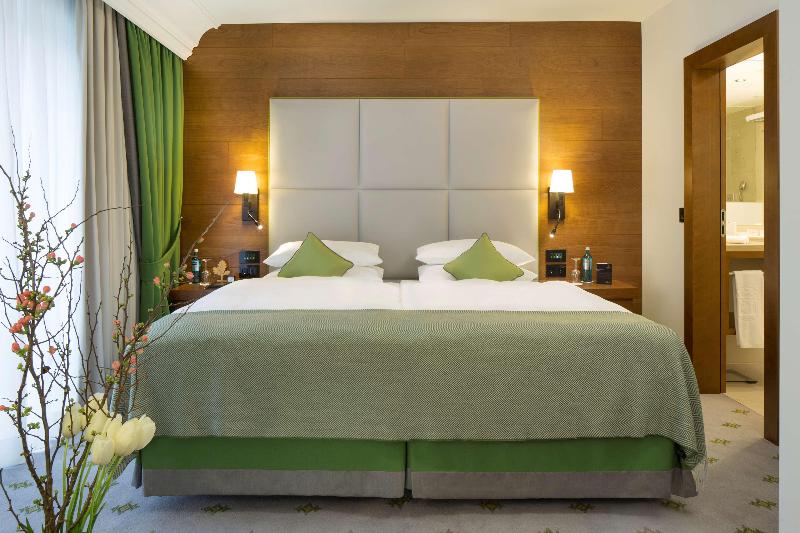 Номер Deluxe, Hilton Frankfurt Gravenbruch