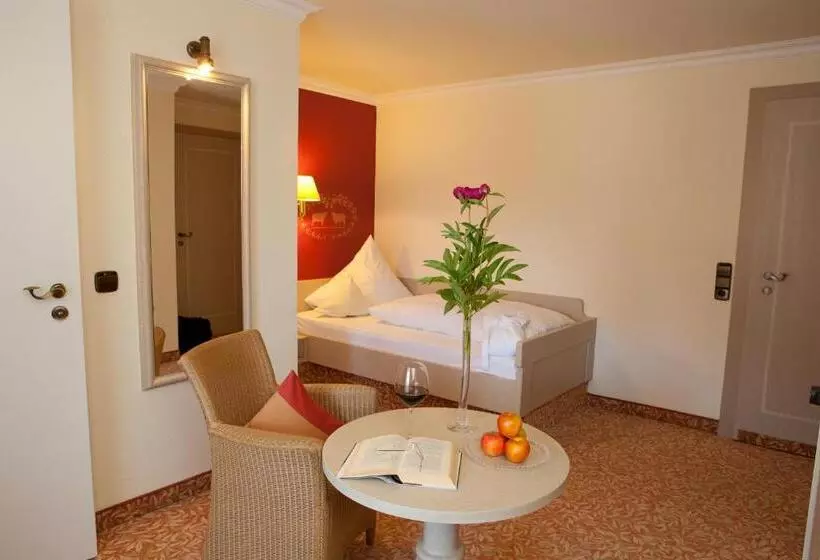Comfort Yhden Hengen Huone, Lamm