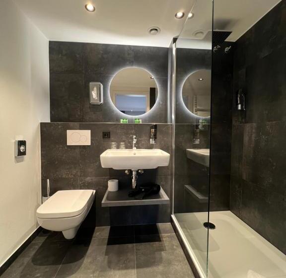 חדר קומפורט, Lamm