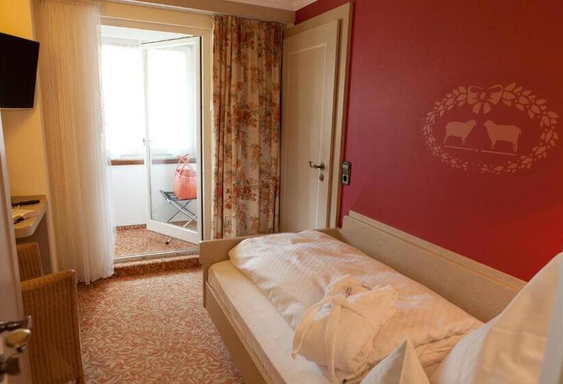 חדר סטנדרט יחיד, Lamm