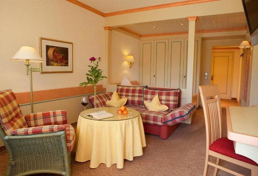 주니어 스위트, Lamm