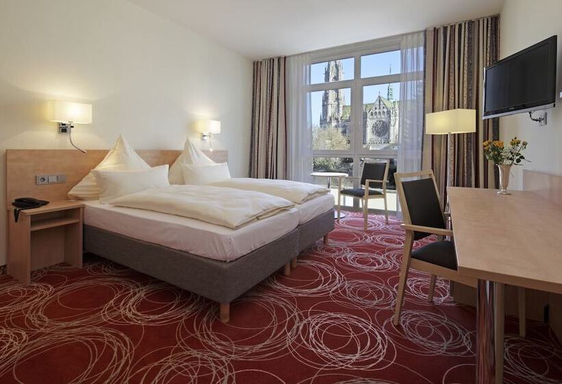 高级大房间, Lowengarten