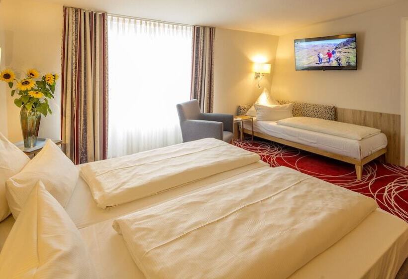 标准三人间, Lowengarten