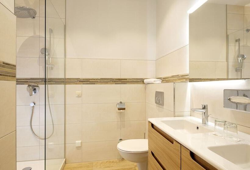 四人标准间, Lowengarten