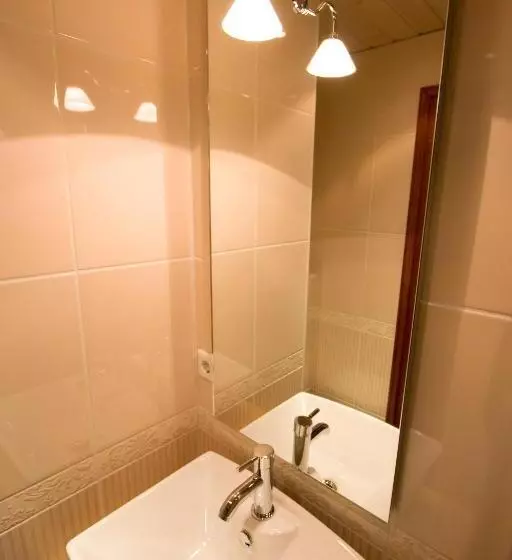 اتاق استاندارد یک نفره, Nuhnetal