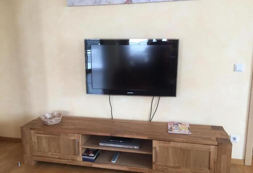 Апартаменты 3 Спальни, Nuhnetal